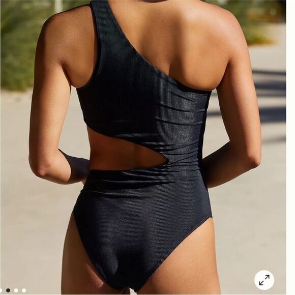 NWT Anthropologie Beach Riot Celine Cut-Out One-Piece Swimsuit Black L - Picture 3 of 9